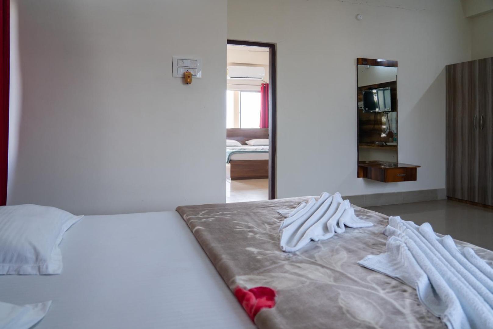Hotel Nilkantha 曼达莫尼 外观 照片