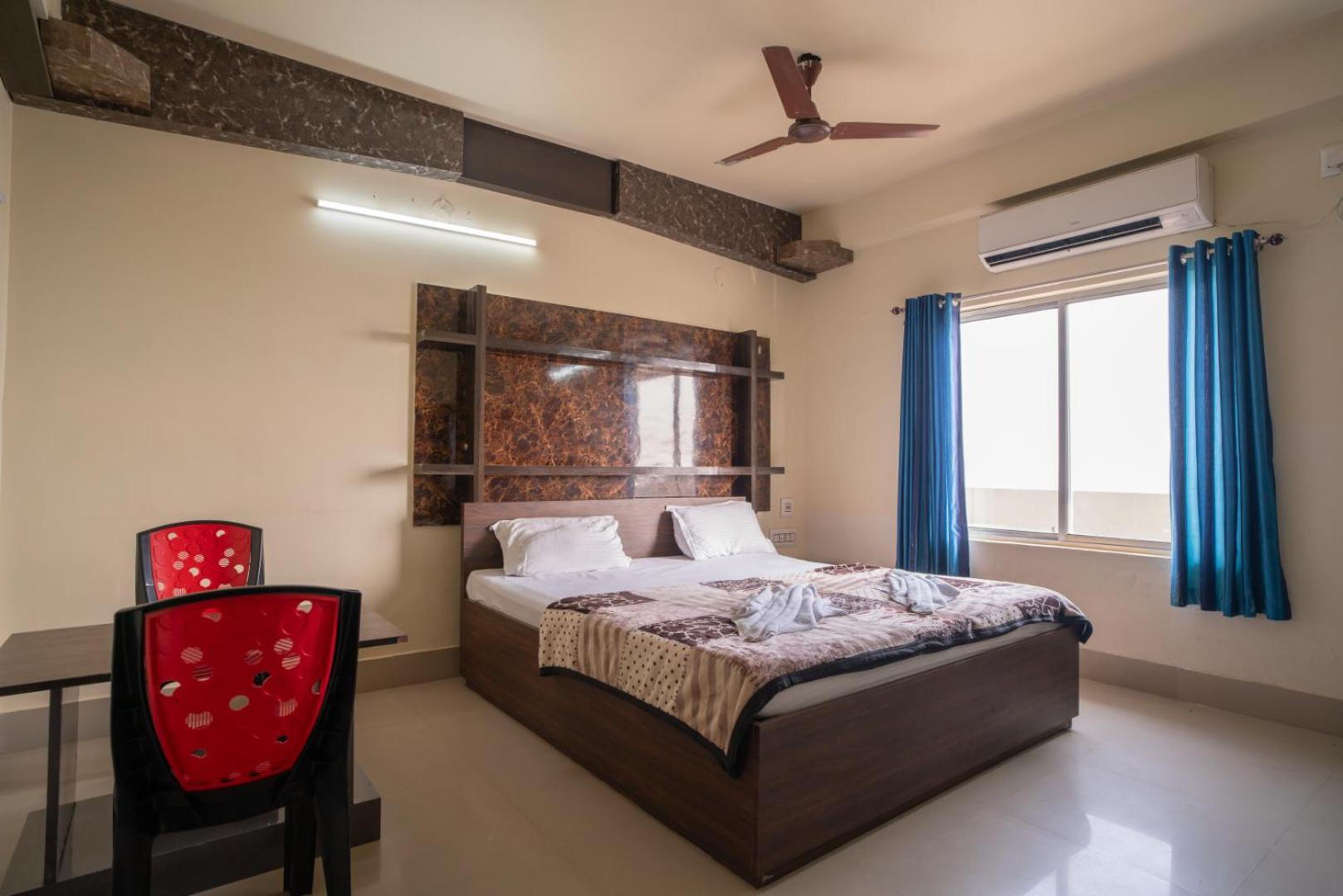 Hotel Nilkantha 曼达莫尼 外观 照片