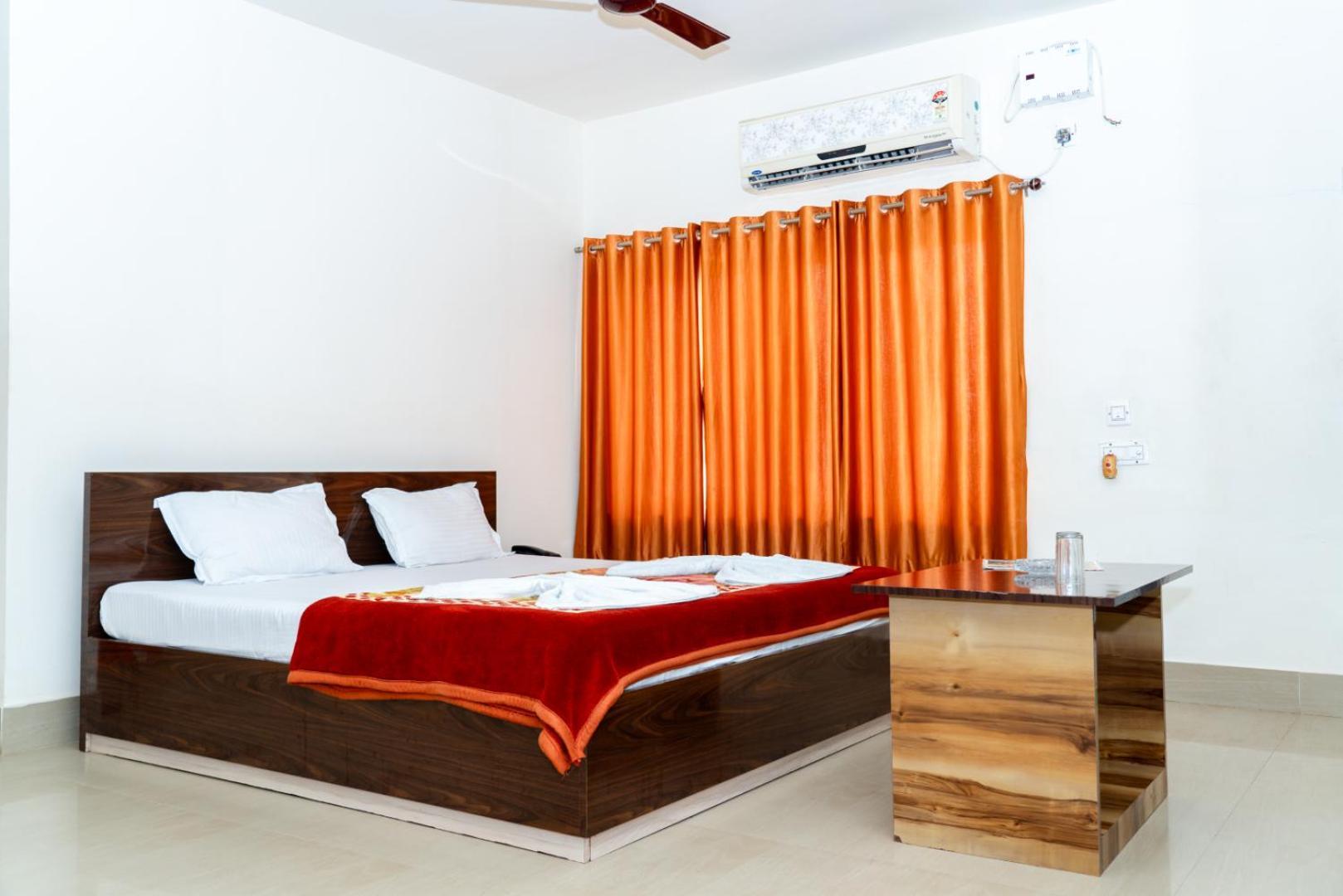Hotel Nilkantha 曼达莫尼 外观 照片