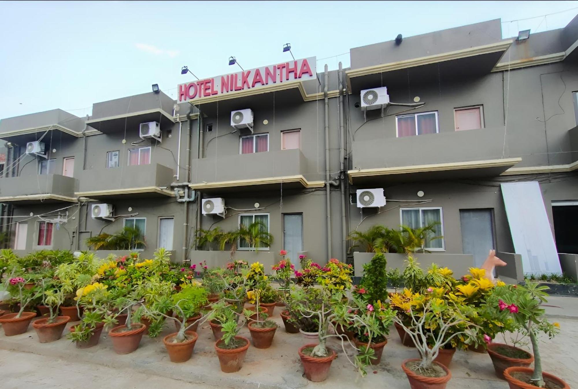 Hotel Nilkantha 曼达莫尼 外观 照片